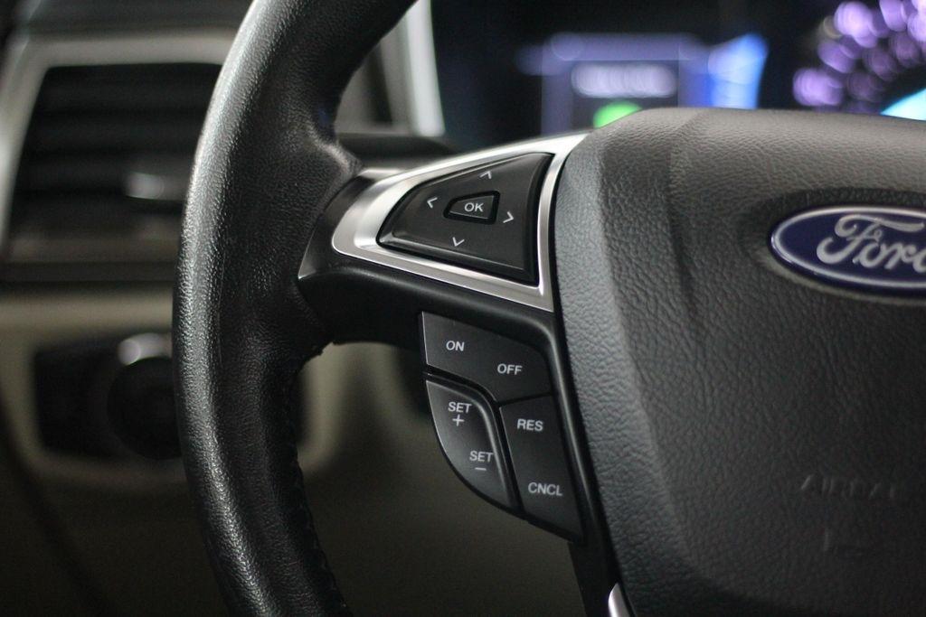 Ford Fusion Hybrid SE FWD 2018