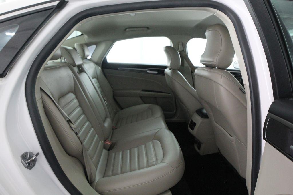Ford Fusion Hybrid SE FWD 2018