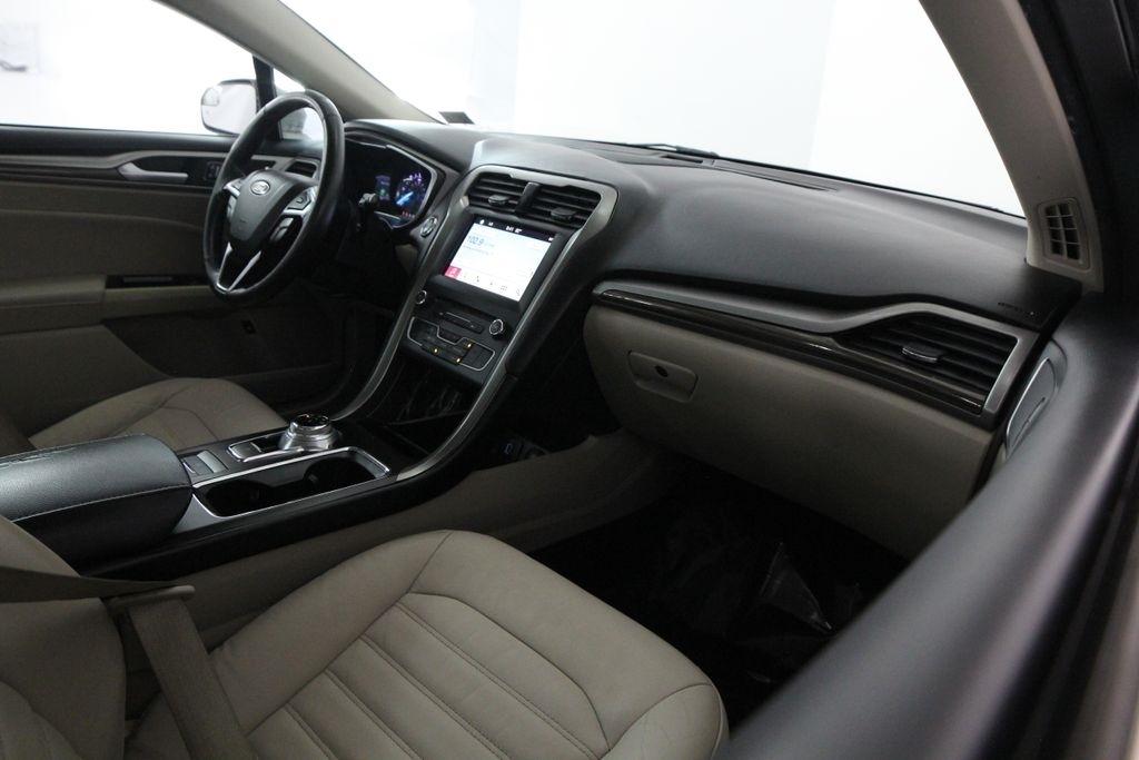 Ford Fusion Hybrid SE FWD 2018