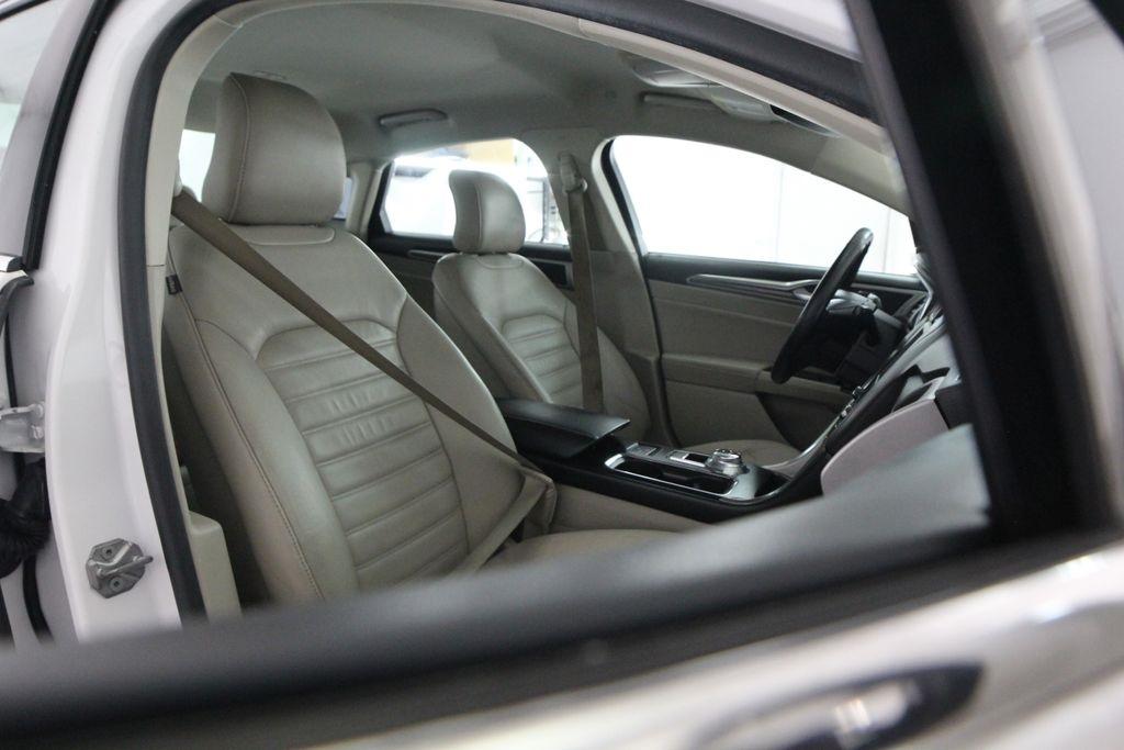 Ford Fusion Hybrid SE FWD 2018