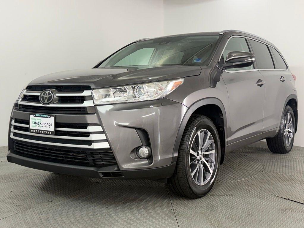 Toyota Highlander XLE V6 AWD (Natl) 2017
