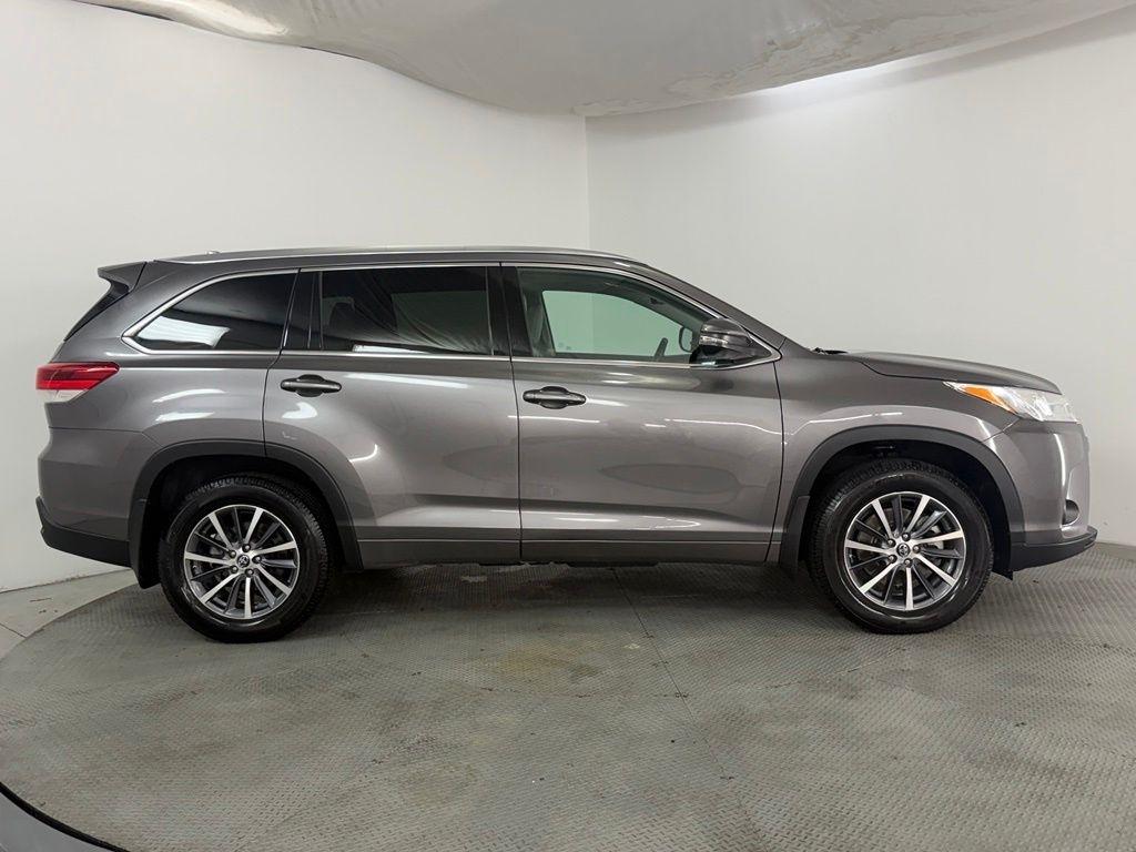 Toyota Highlander XLE V6 AWD (Natl) 2017
