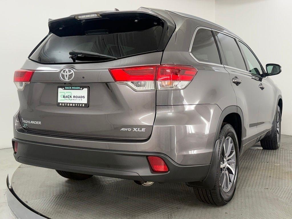 Toyota Highlander XLE V6 AWD (Natl) 2017