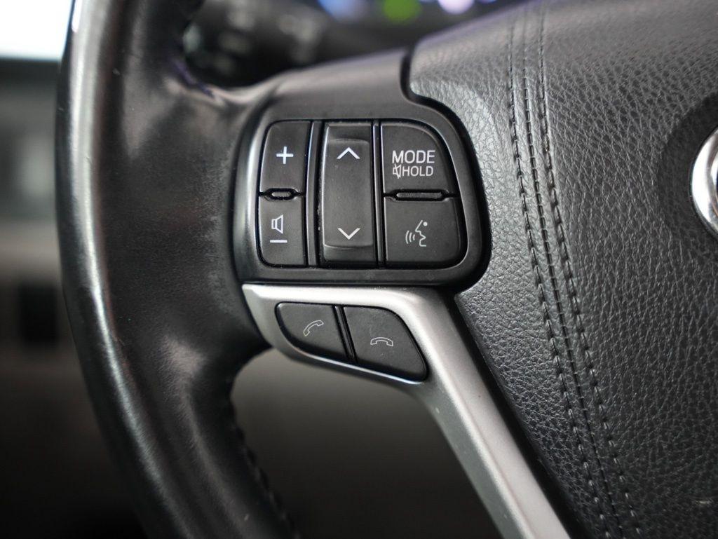 Toyota Highlander XLE V6 AWD (Natl) 2017