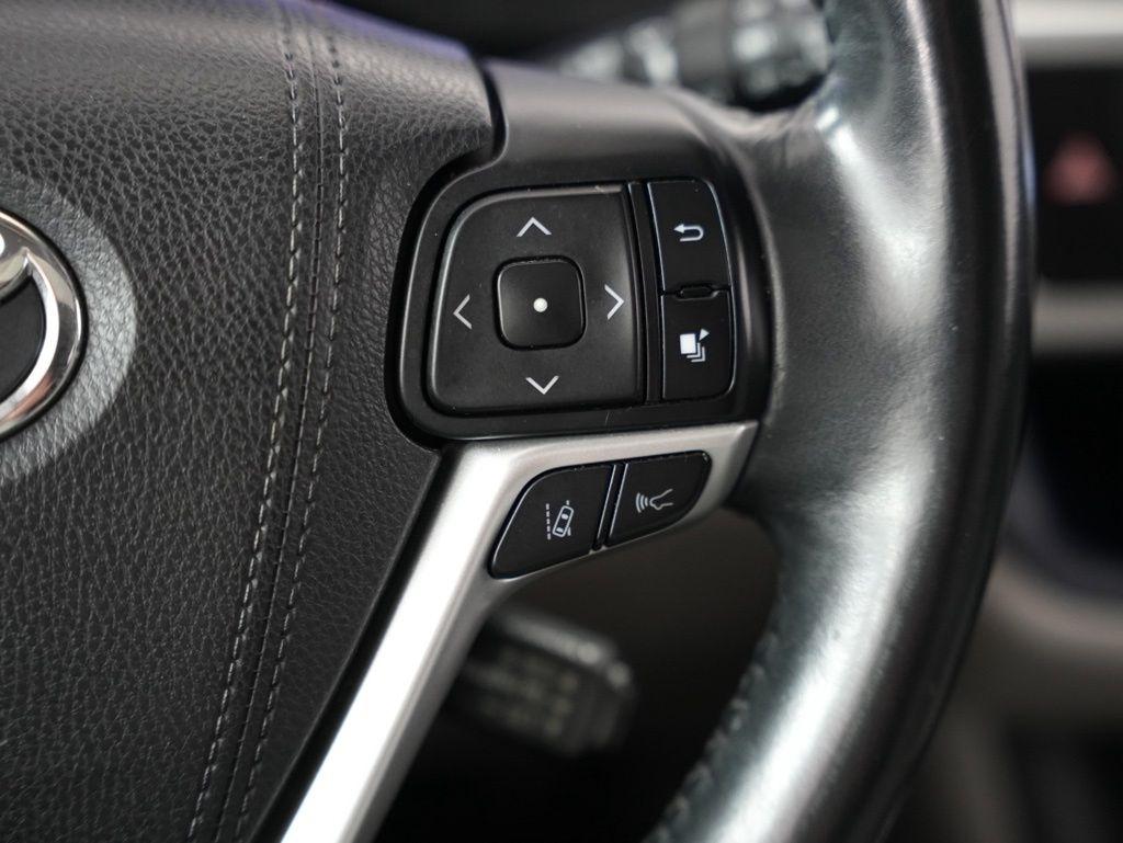 Toyota Highlander XLE V6 AWD (Natl) 2017