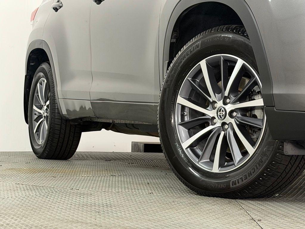 Toyota Highlander XLE V6 AWD (Natl) 2017