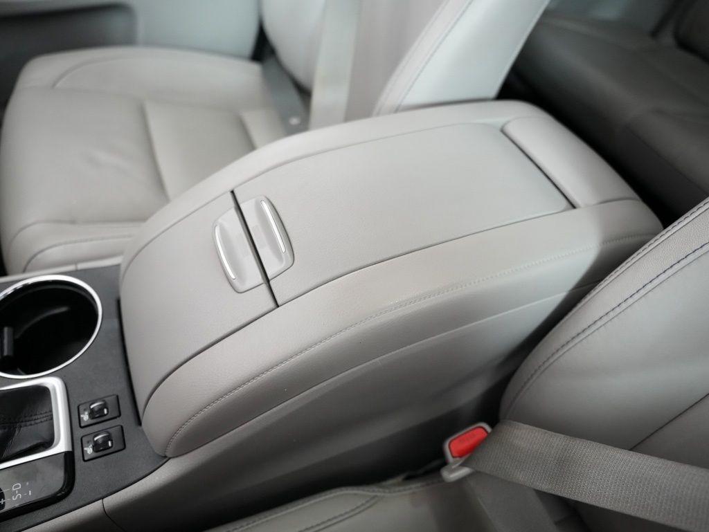 Toyota Highlander XLE V6 AWD (Natl) 2017