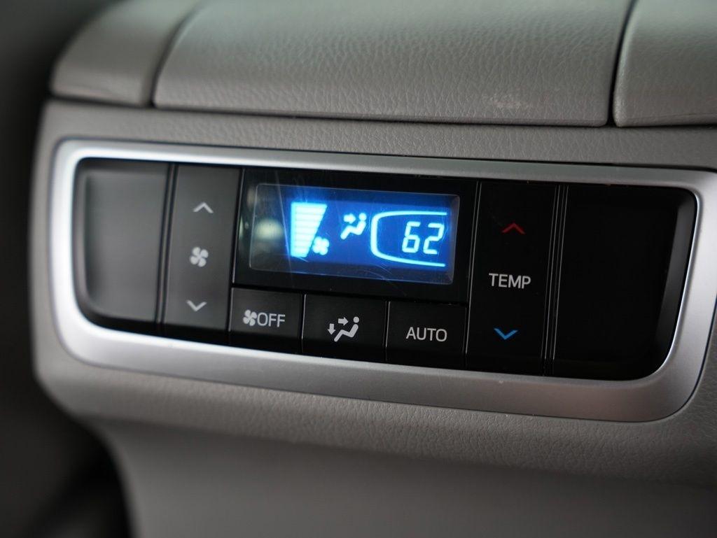 Toyota Highlander XLE V6 AWD (Natl) 2017