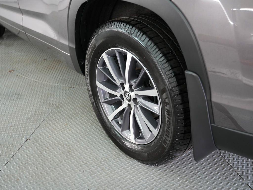 Toyota Highlander XLE V6 AWD (Natl) 2017