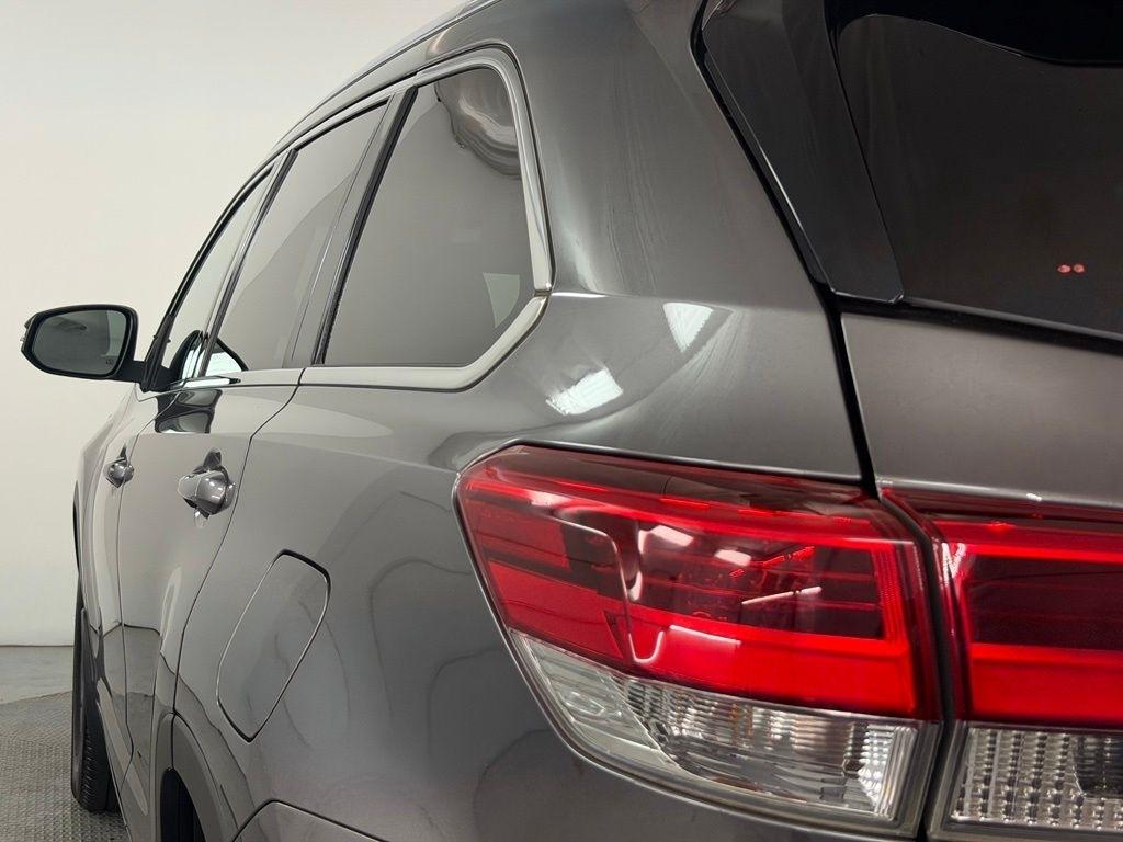 Toyota Highlander XLE V6 AWD (Natl) 2017