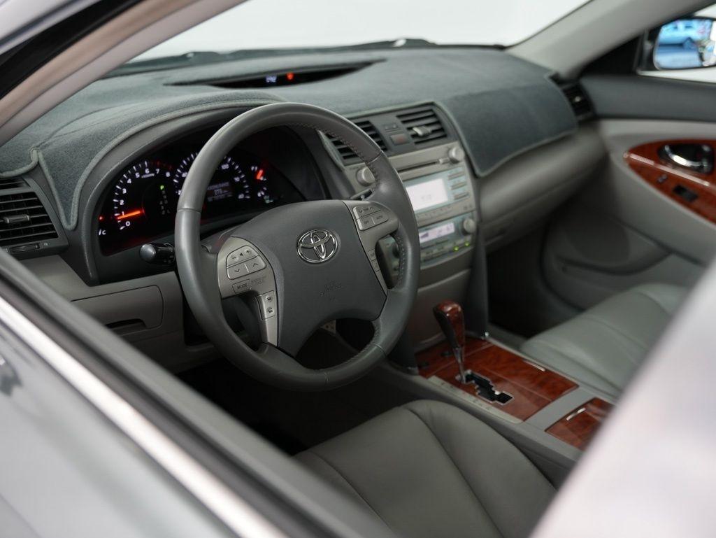 Toyota Camry 4dr Sdn I4 Man (Natl) 2009
