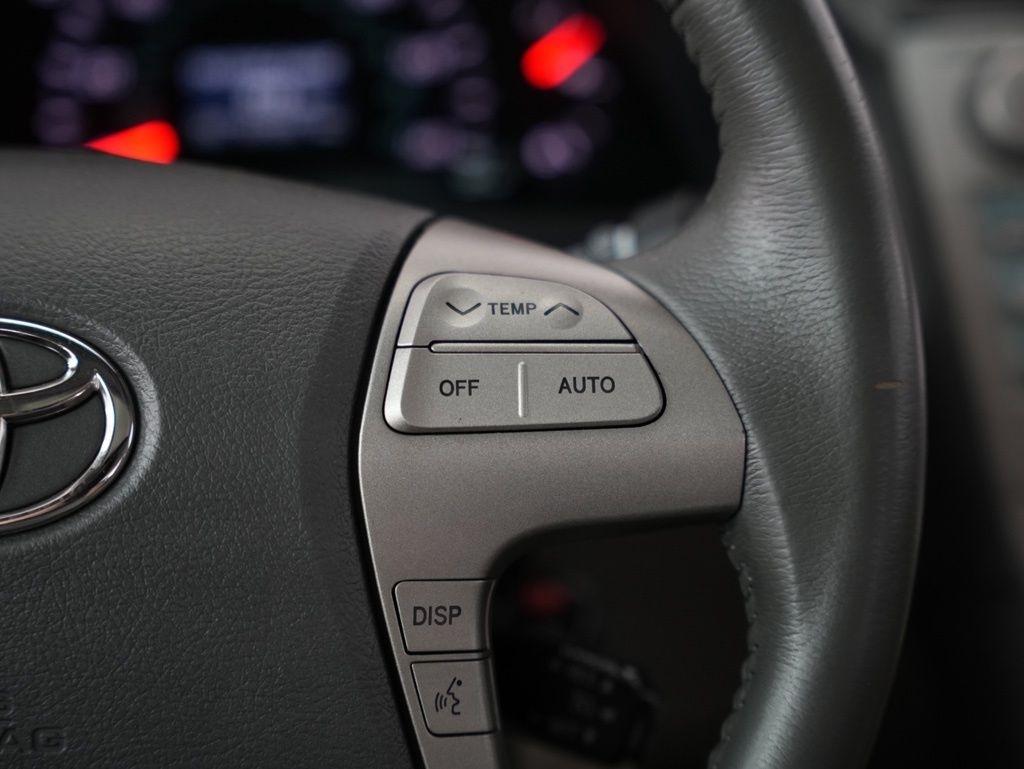 Toyota Camry 4dr Sdn I4 Man (Natl) 2009