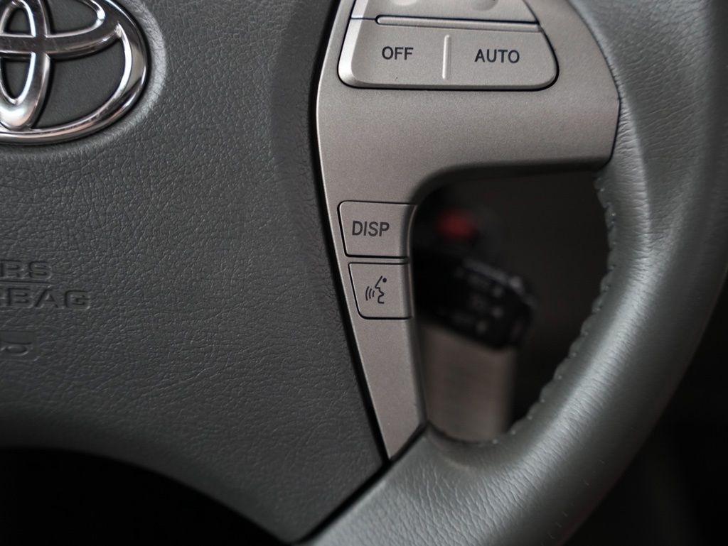 Toyota Camry 4dr Sdn I4 Man (Natl) 2009