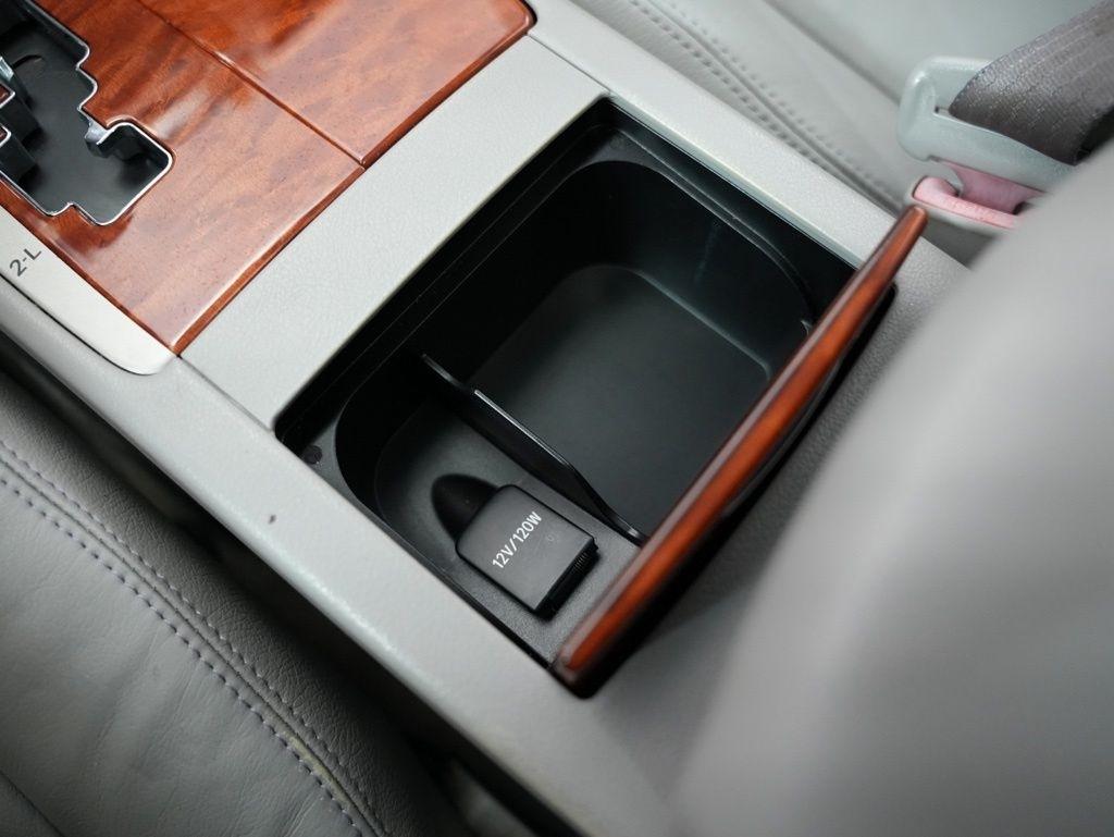Toyota Camry 4dr Sdn I4 Man (Natl) 2009
