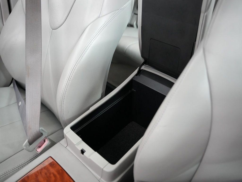Toyota Camry 4dr Sdn I4 Man (Natl) 2009