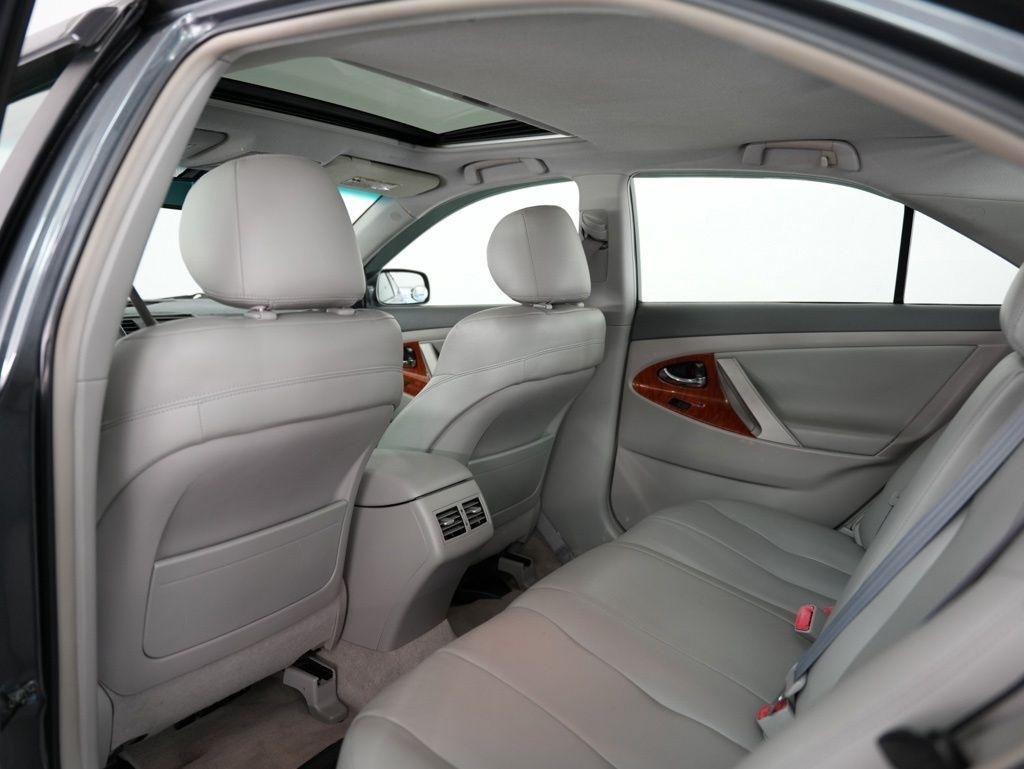 Toyota Camry 4dr Sdn I4 Man (Natl) 2009