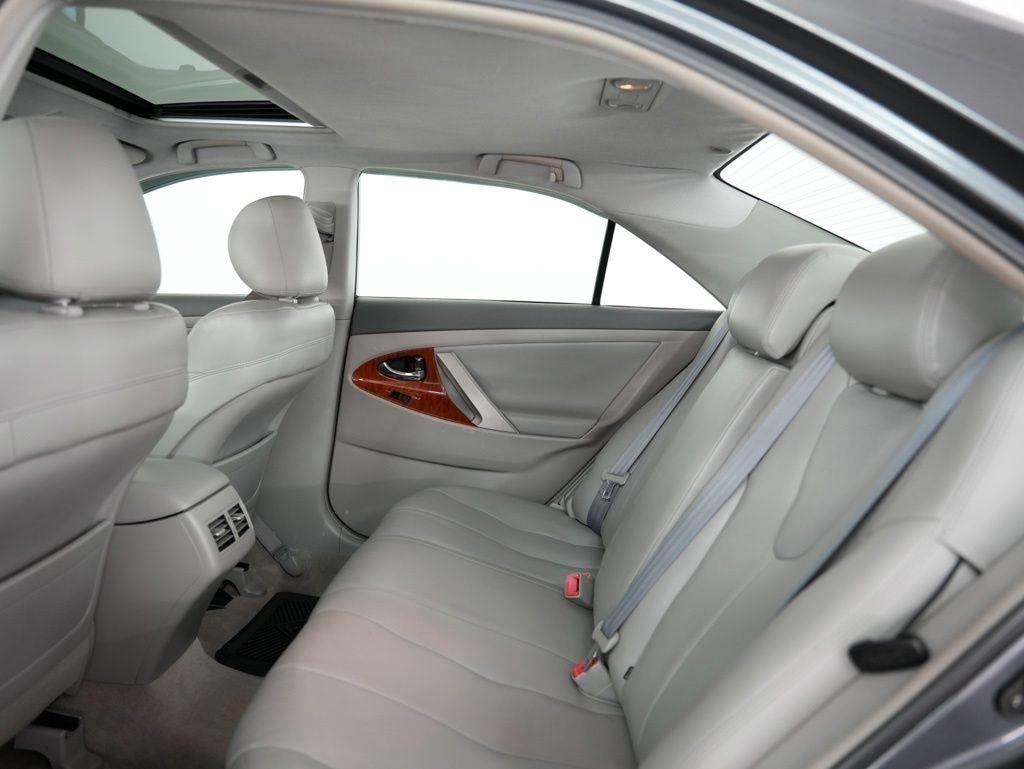 Toyota Camry 4dr Sdn I4 Man (Natl) 2009