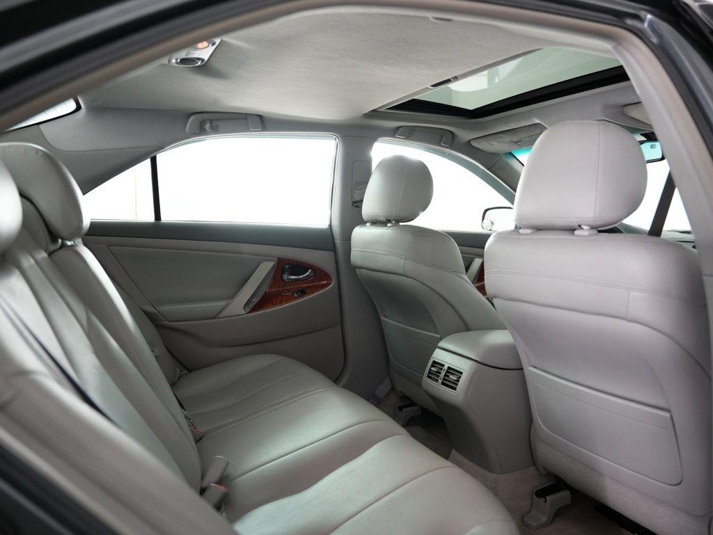 Toyota Camry 4dr Sdn I4 Man (Natl) 2009