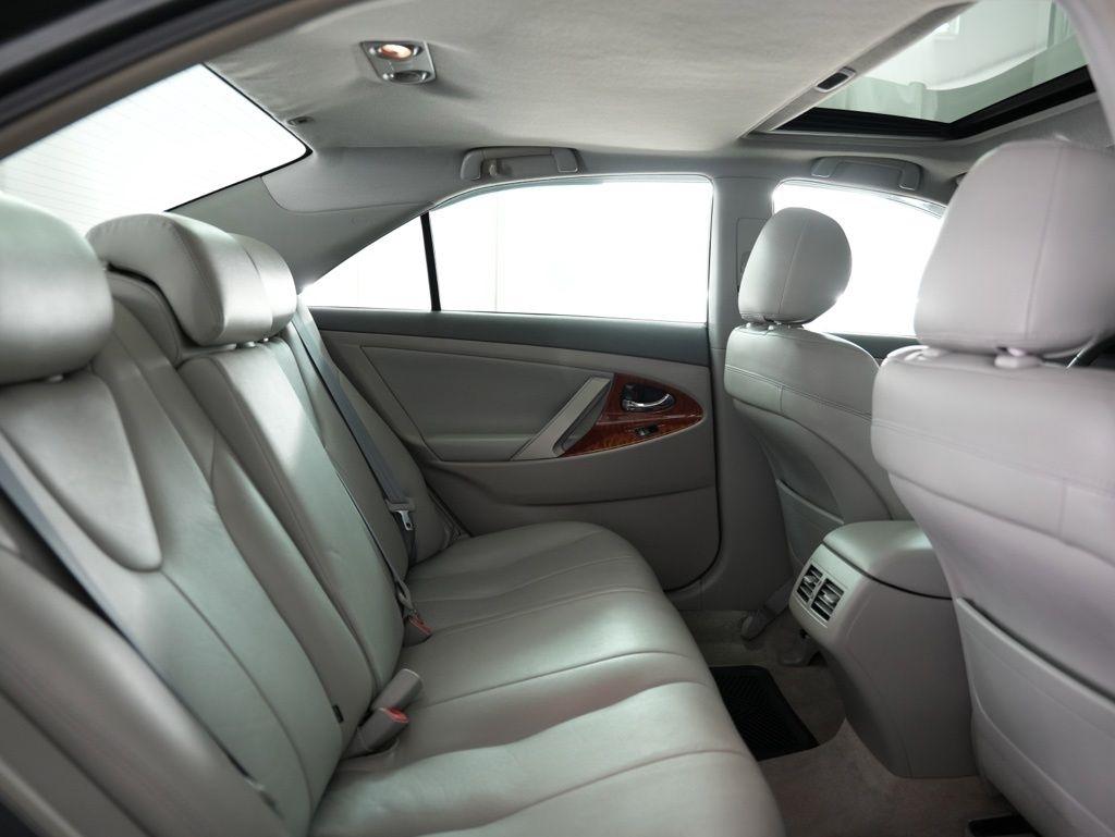 Toyota Camry 4dr Sdn I4 Man (Natl) 2009