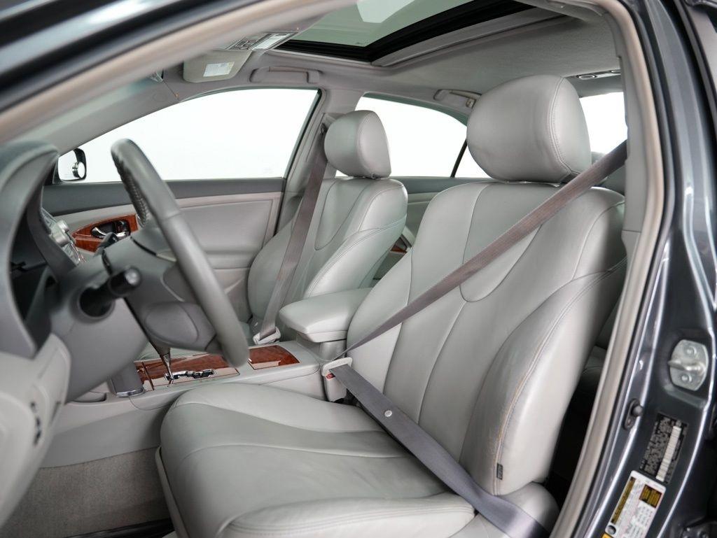 Toyota Camry 4dr Sdn I4 Man (Natl) 2009