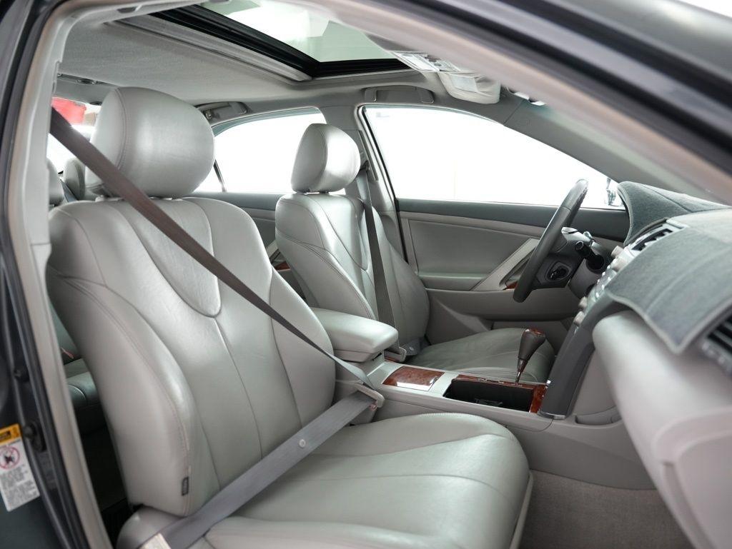 Toyota Camry 4dr Sdn I4 Man (Natl) 2009