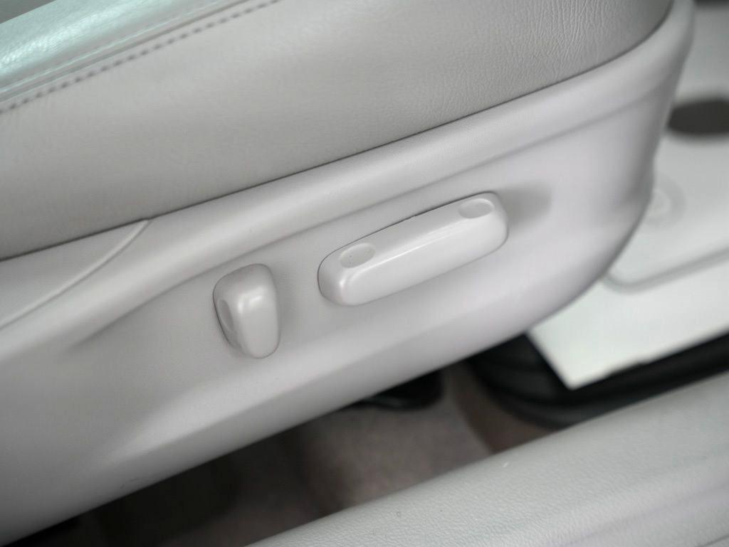 Toyota Camry 4dr Sdn I4 Man (Natl) 2009