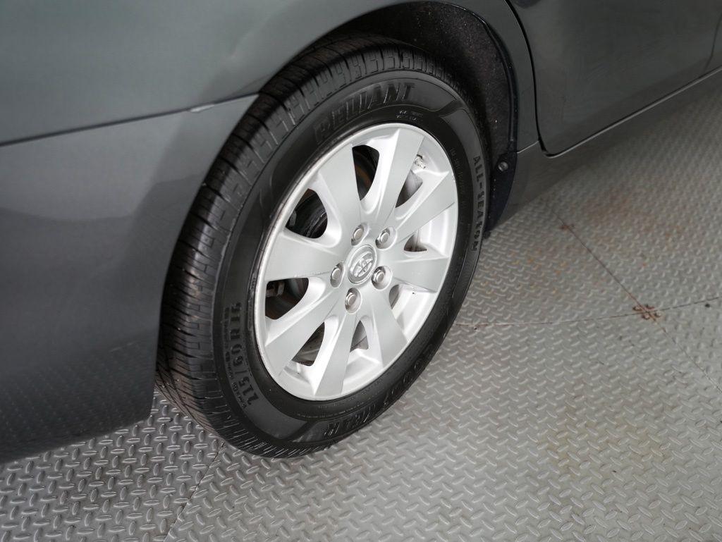 Toyota Camry 4dr Sdn I4 Man (Natl) 2009