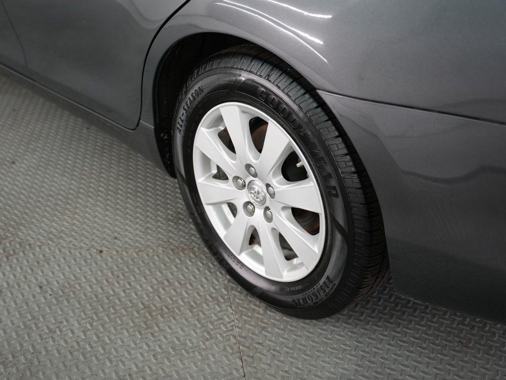 Toyota Camry 4dr Sdn I4 Man (Natl) 2009