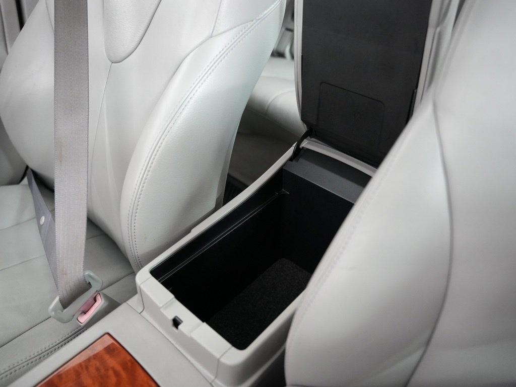 Toyota Camry 4dr Sdn I4 Man (Natl) 2009