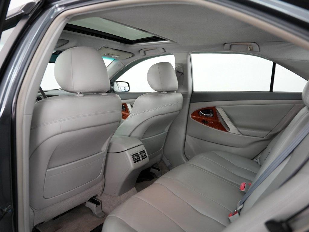 Toyota Camry 4dr Sdn I4 Man (Natl) 2009