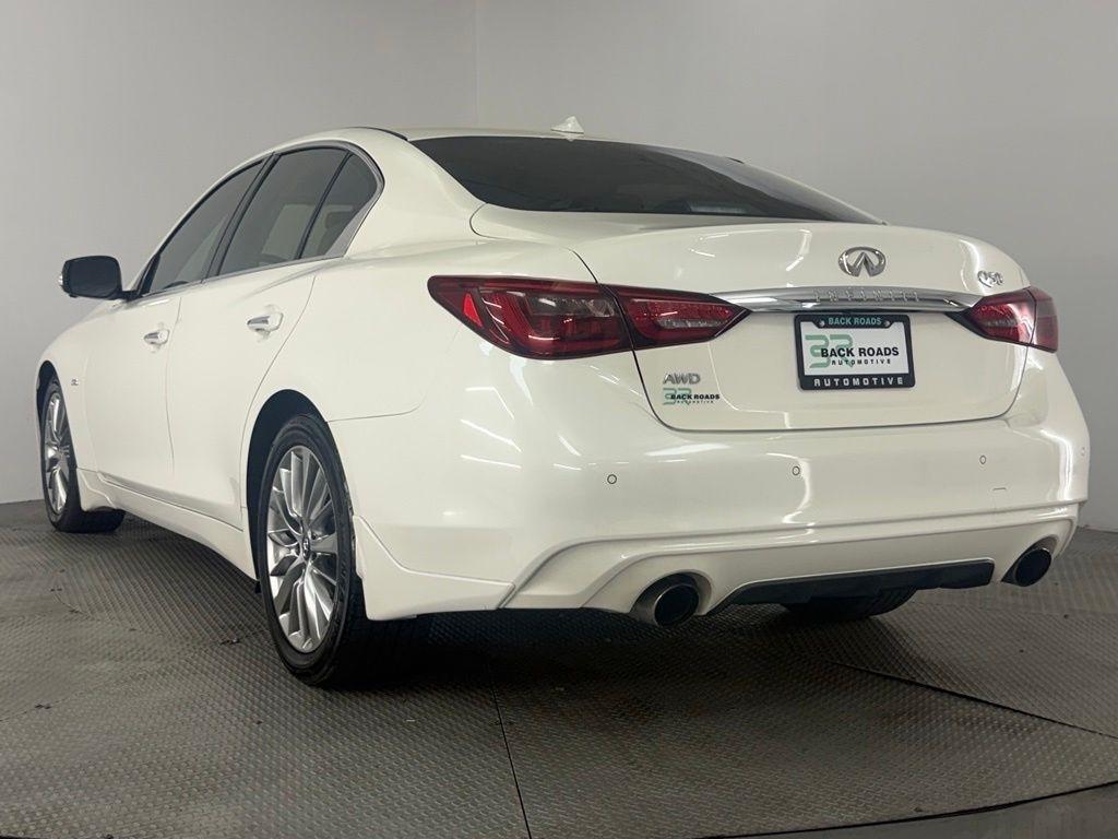 Infiniti Q50 3.0t LUXE AWD 2018