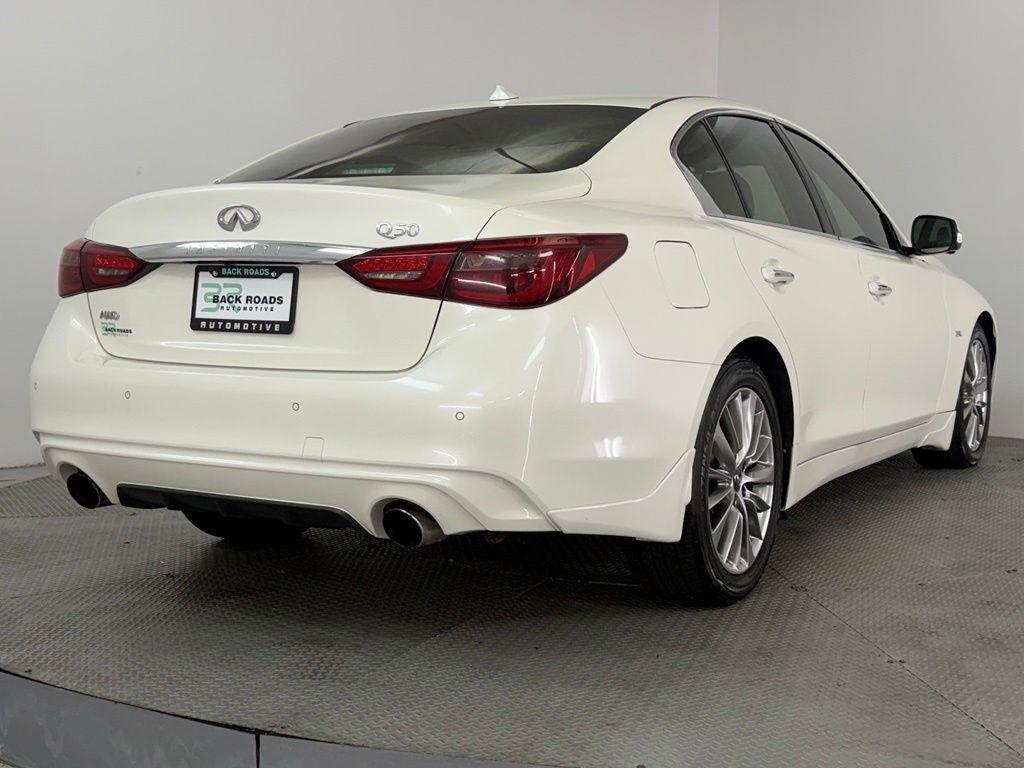 Infiniti Q50 3.0t LUXE AWD 2018