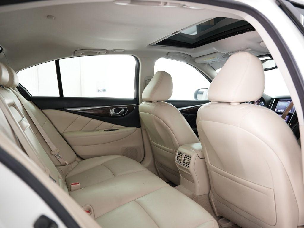 Infiniti Q50 3.0t LUXE AWD 2018