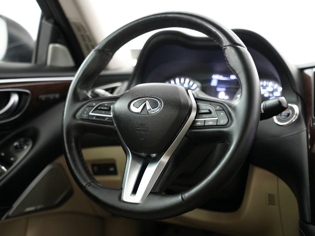 Infiniti Q50 3.0t LUXE AWD 2018