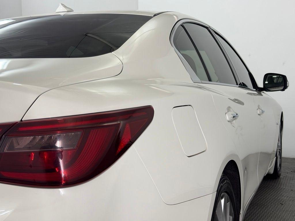 Infiniti Q50 3.0t LUXE AWD 2018