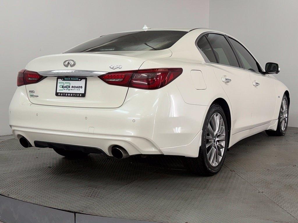 Infiniti Q50 3.0t LUXE AWD 2018