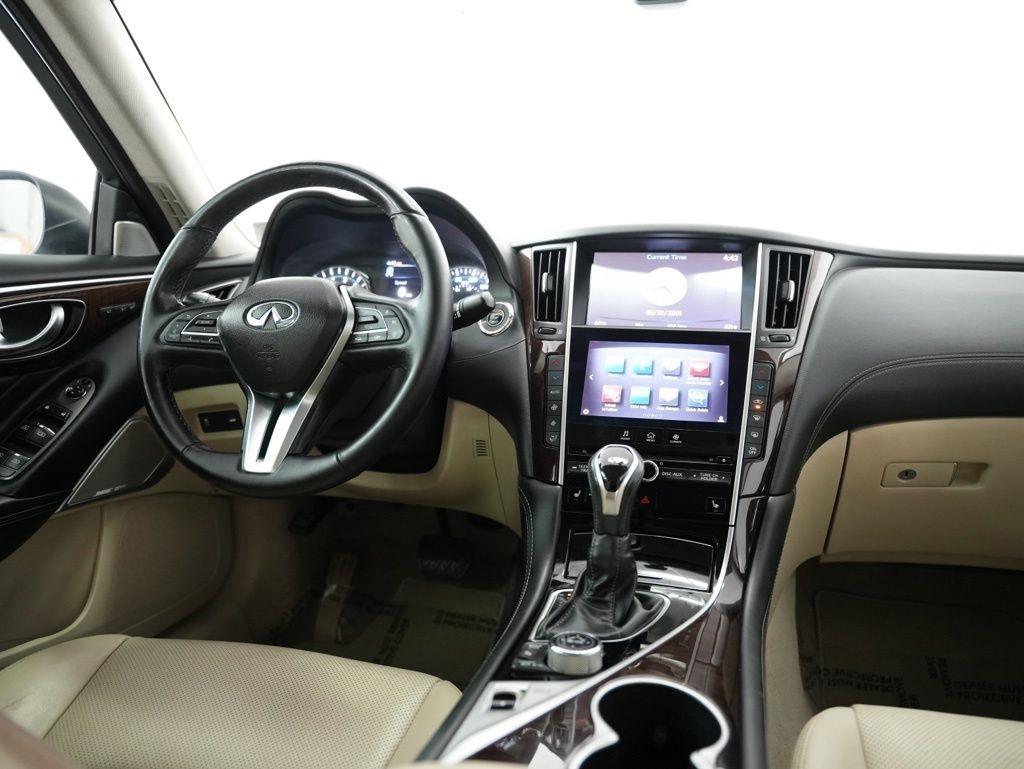 Infiniti Q50 3.0t LUXE AWD 2018