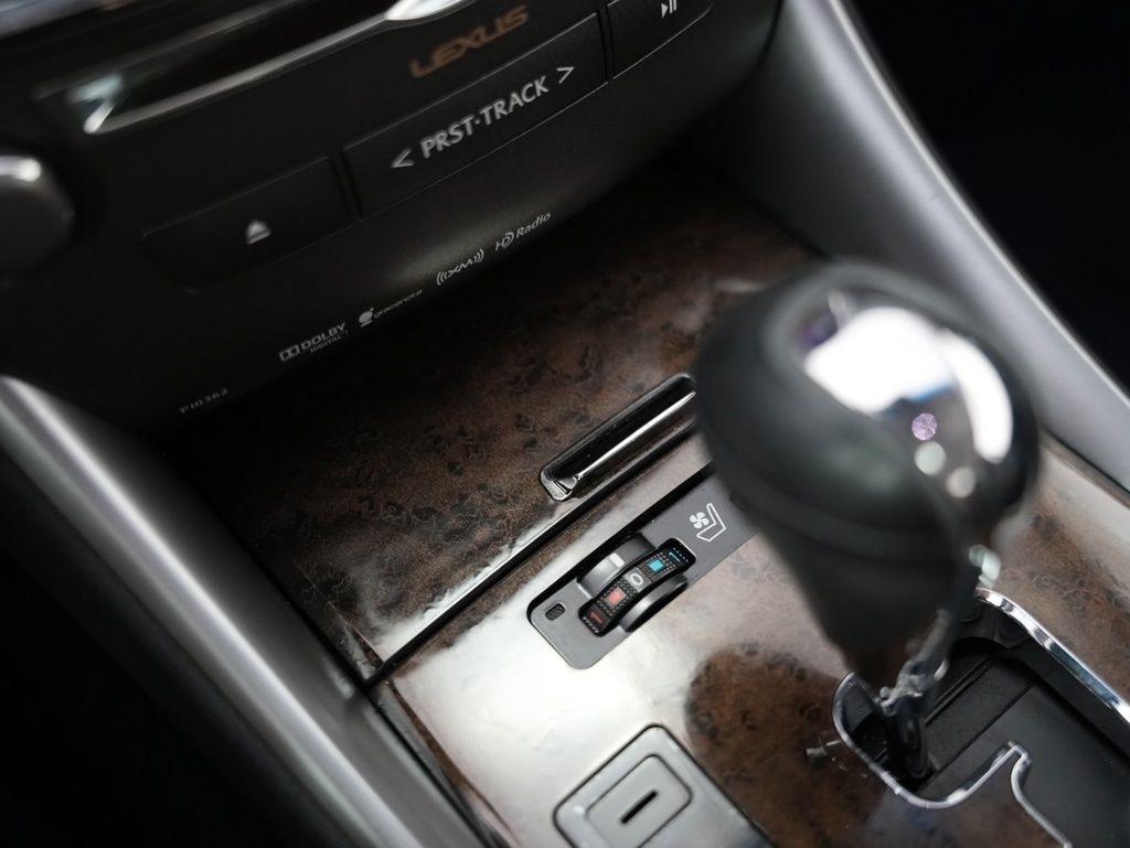 Lexus IS 250C 2dr Conv Auto 2013