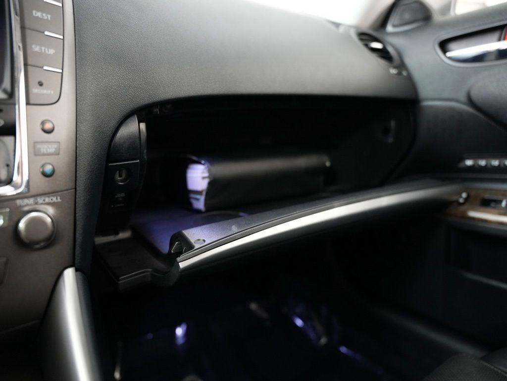 Lexus IS 250C 2dr Conv Auto 2013