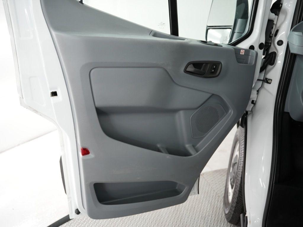 Ford Transit Van T-250 148" Med Rf 9000 GVWR Sliding RH Dr 2019
