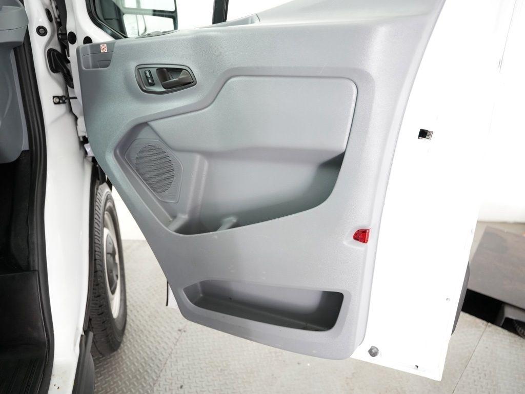 Ford Transit Van T-250 148" Med Rf 9000 GVWR Sliding RH Dr 2019