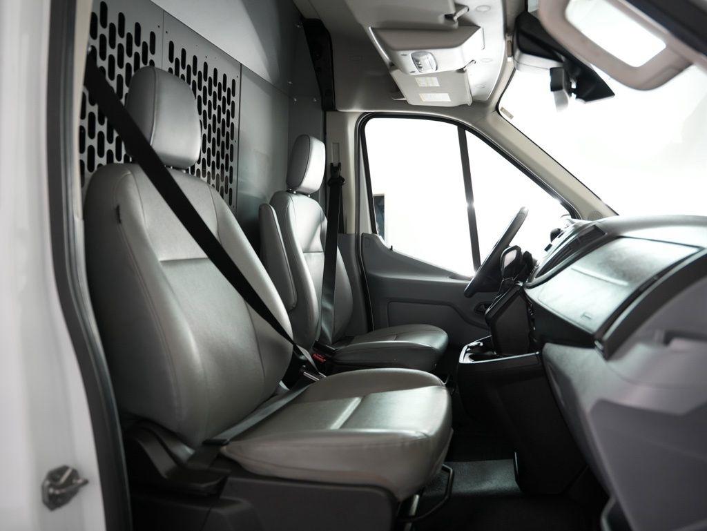 Ford Transit Van T-250 148" Med Rf 9000 GVWR Sliding RH Dr 2019