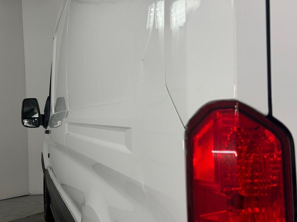 Ford Transit Van T-250 148" Med Rf 9000 GVWR Sliding RH Dr 2019