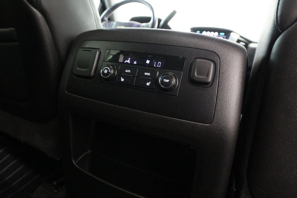 Chevrolet Suburban 4WD 4dr 1500 LTZ 2016