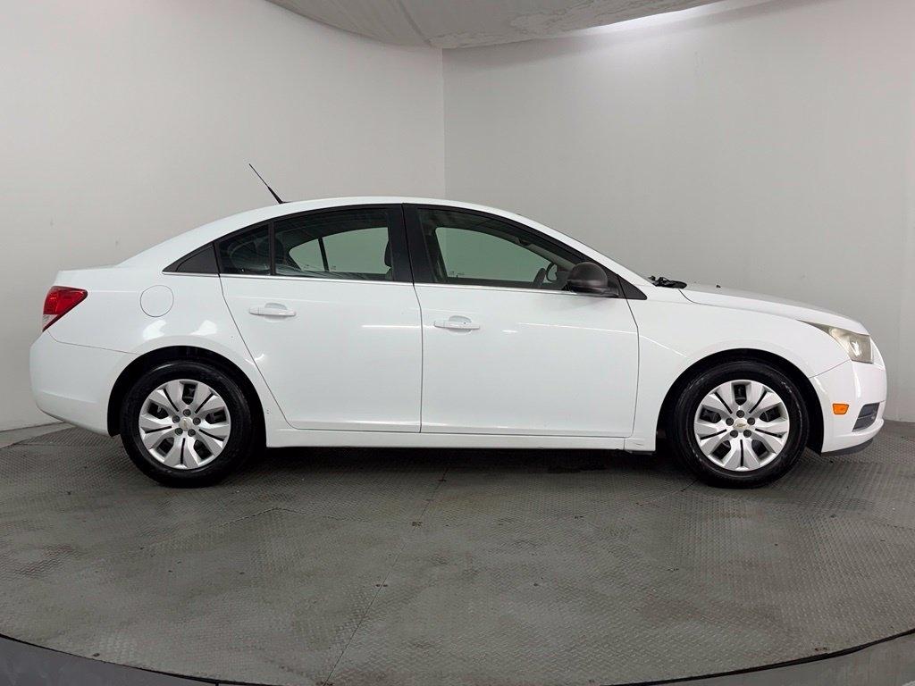 Chevrolet Cruze 4dr Sdn LS 2012