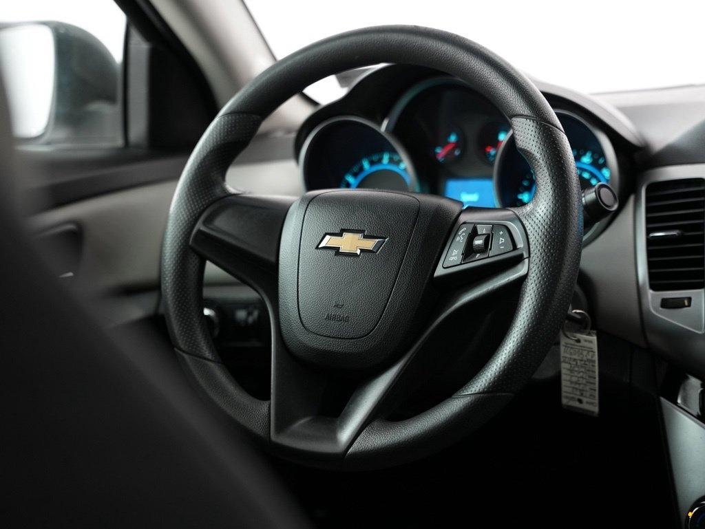 Chevrolet Cruze 4dr Sdn LS 2012