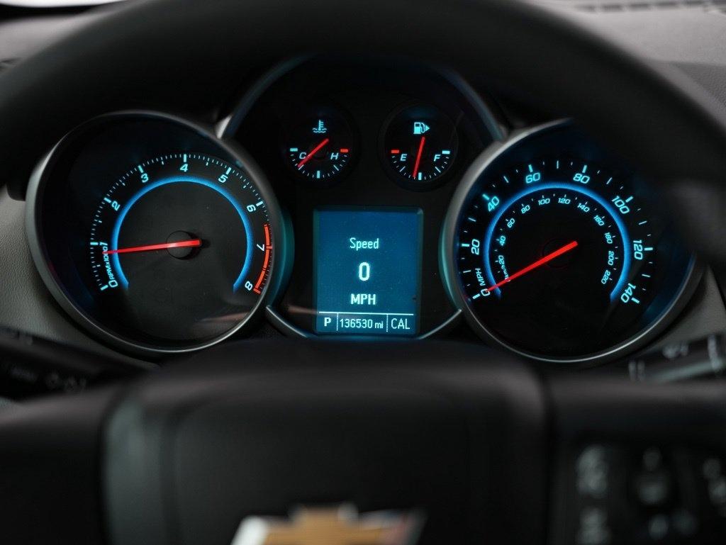 Chevrolet Cruze 4dr Sdn LS 2012