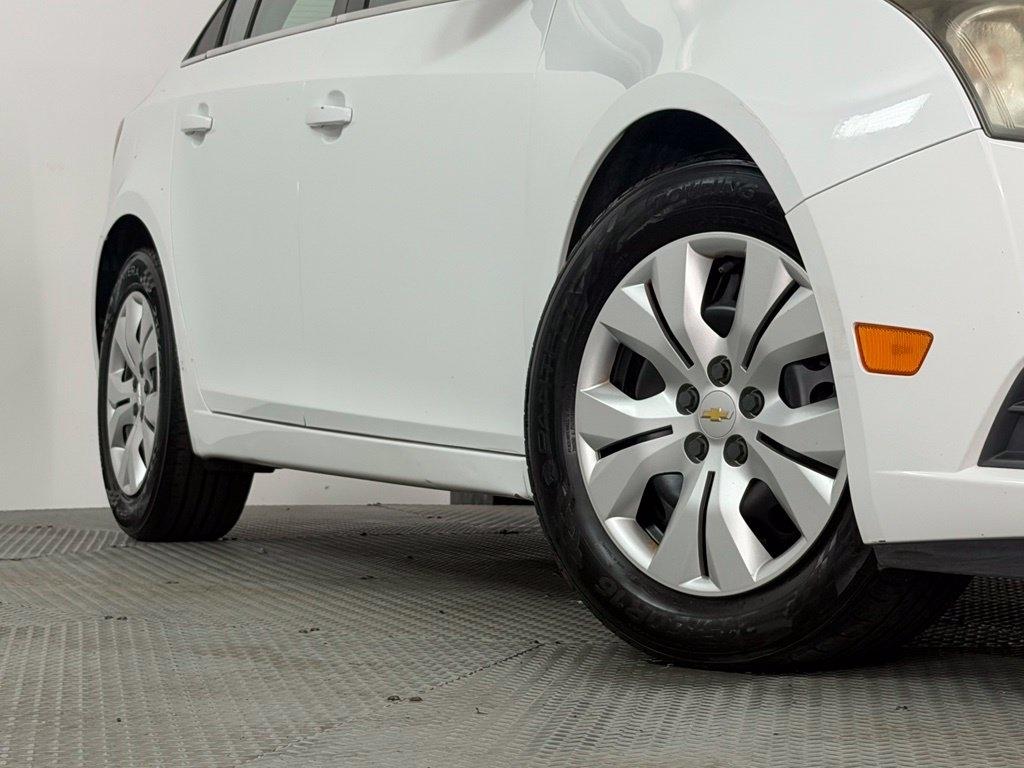 Chevrolet Cruze 4dr Sdn LS 2012