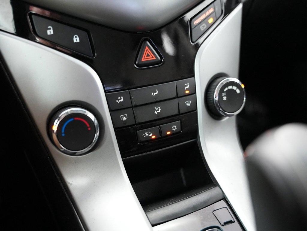 Chevrolet Cruze 4dr Sdn LS 2012