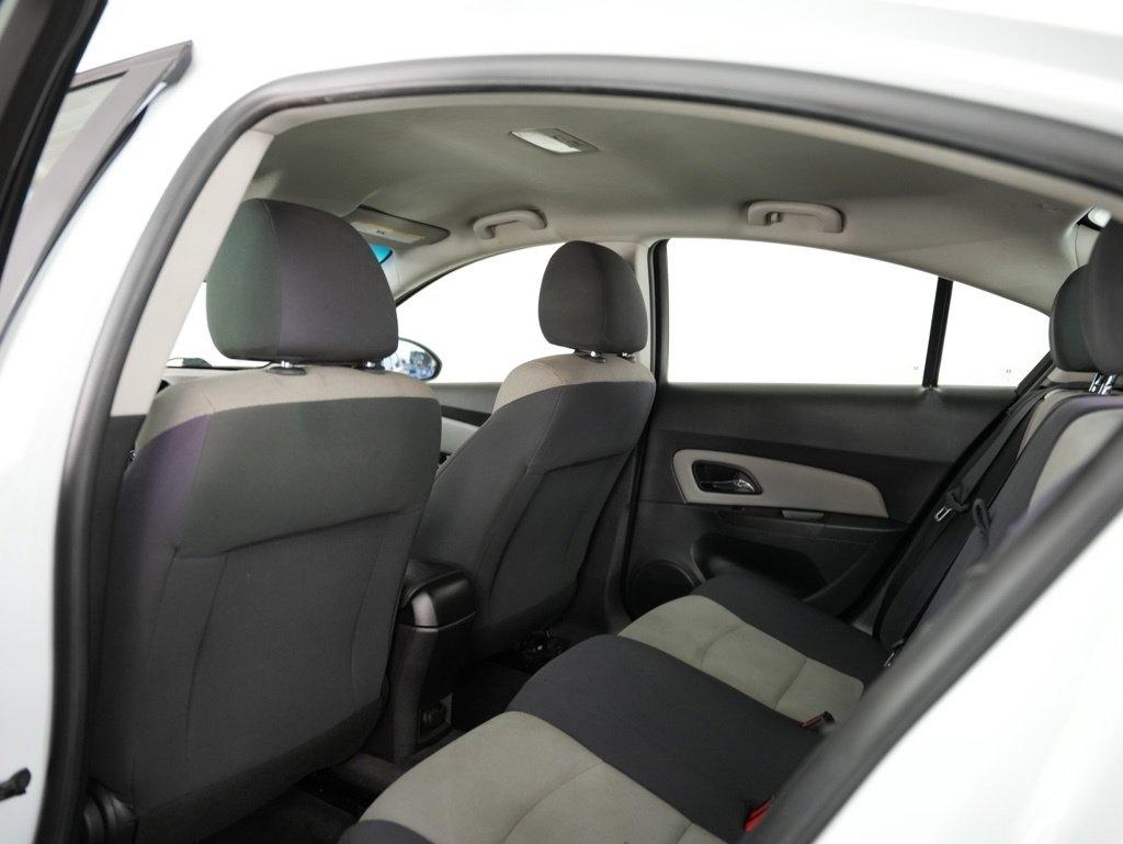 Chevrolet Cruze 4dr Sdn LS 2012